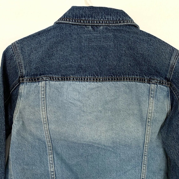 BLANK NYC Denim Jacket Womens Size Small Two Tone Blue Fray Hem NWT - Picture 8 of 10
